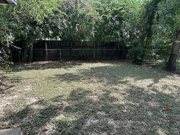 3rd image of 808 Concho Pl