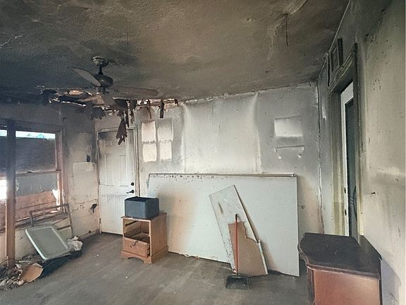 3rd image of 1604 Pena St