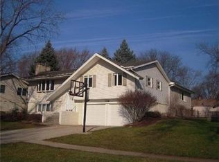 1336 Concord Ln, Schaumburg, IL 60193