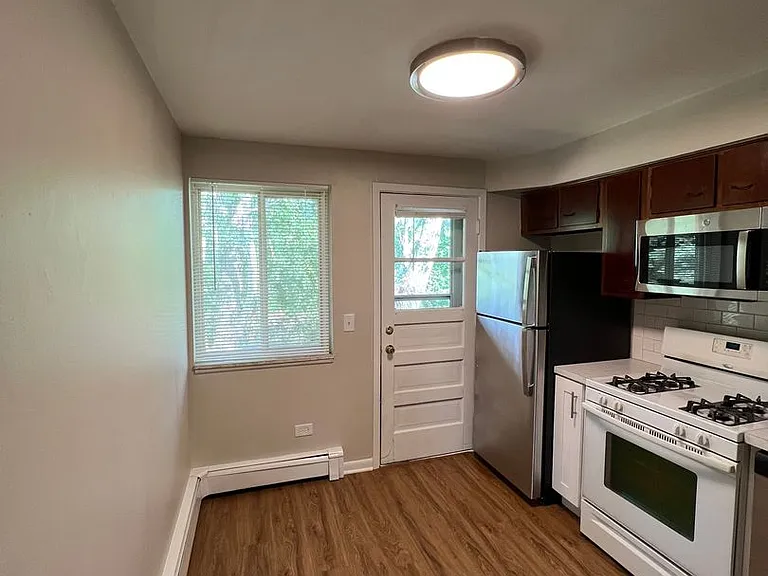 317 & 320 N Harvard Ave — Photo 2
