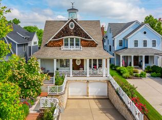 748 Summit St, Downers Grove, IL 60515