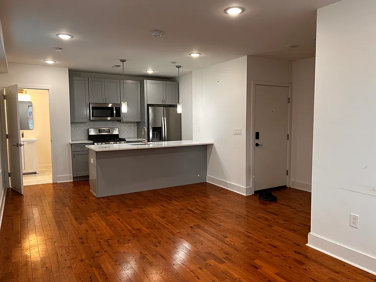 1100 S 27th St #3F — Photo 3