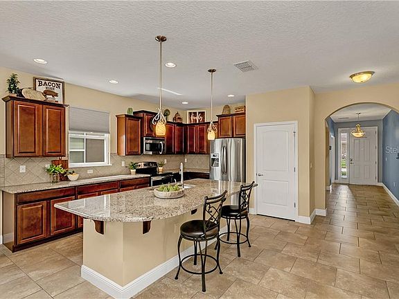 3rd image of 1501 Caterpillar St