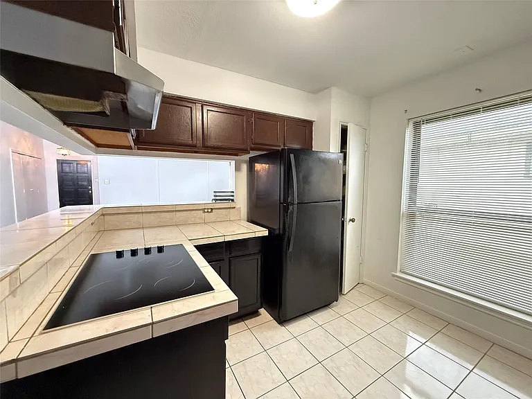 10807 Emery Dr — Photo 11