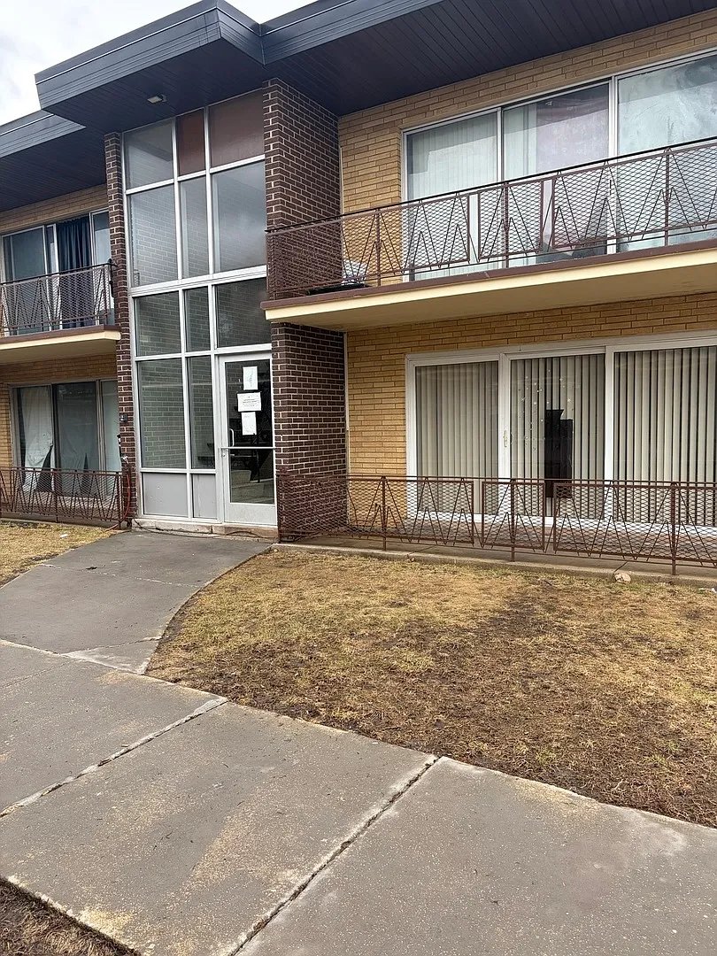 2 bed, 950 sqft, $1,500 — Photo 2
