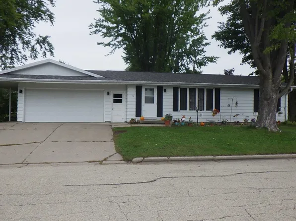 70 Grove St, Clintonville, WI 54929