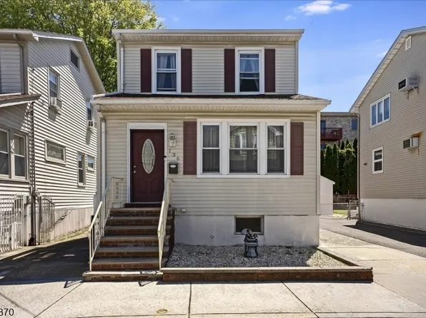 136 Cedar St, Cliffside Park Boro, NJ 07010