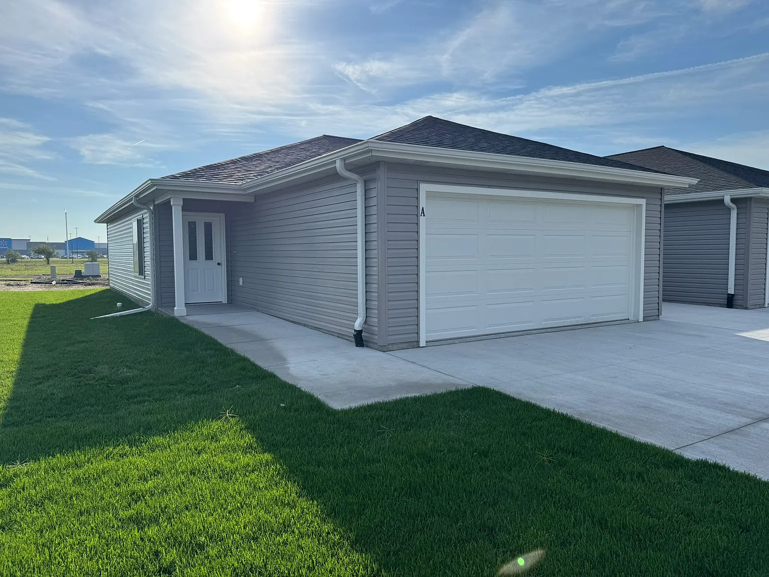 2 bed, 890 sqft, $1,500 — Photo 1