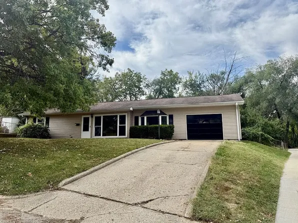 134 Madison Dr, Decatur, IL 62521