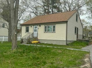 16 Assonet Blvd, Assonet, MA 02702