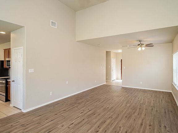 5th image of 316 Primrose Way