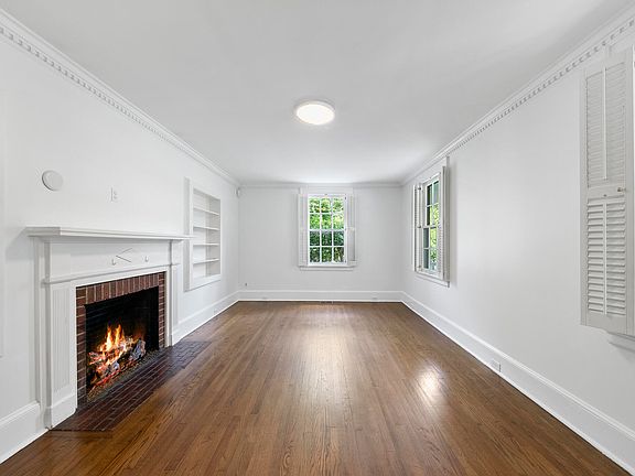 4th image of 406 E Lee St