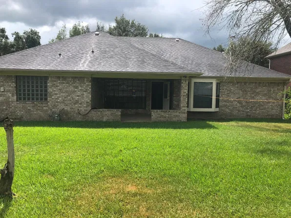 6515 Avenel Dr, Pasadena, TX 77505
