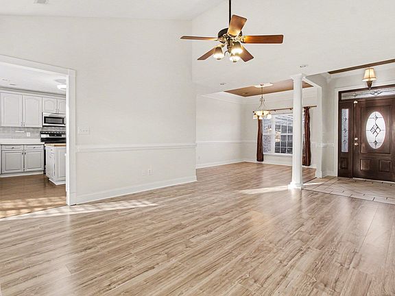 3rd image of 4101 Heather Lakes Dr.