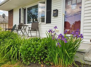 47 Longview St, New London, CT 06320