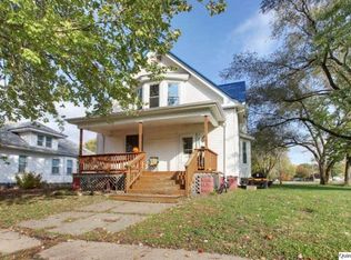 302 N Walnut St, Bowen, IL 62316