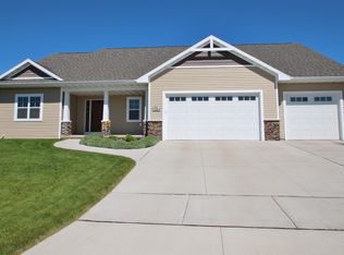 159 Whimbrel Ct, Pulaski, WI 54162