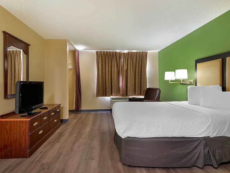 Studio Suite - 1 Queen Bed