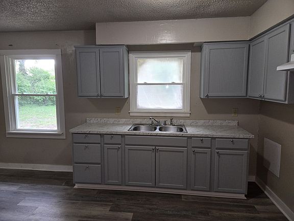 3rd image of 4166 Ames Dr