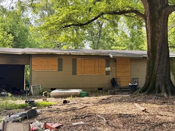 3162 Woodside Dr, Jackson, MS 39212