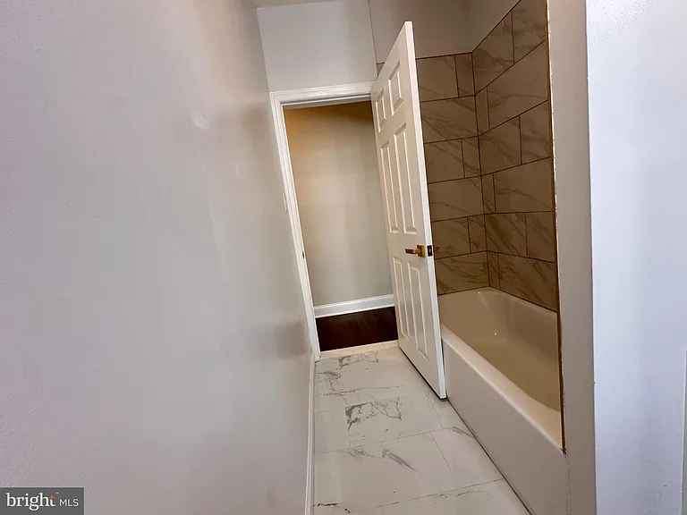 1822 S 22nd St — Photo 11