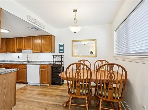 5th image of 4401 Tabony St APT B