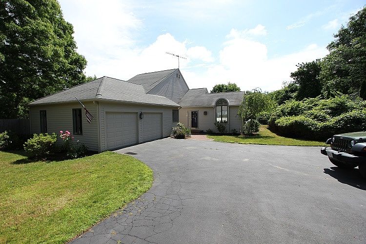 1st image of 70 Country Club Dr
