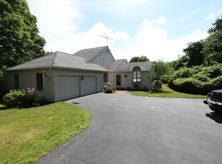 70 Country Club Dr, Yarmouth Port, MA 02675