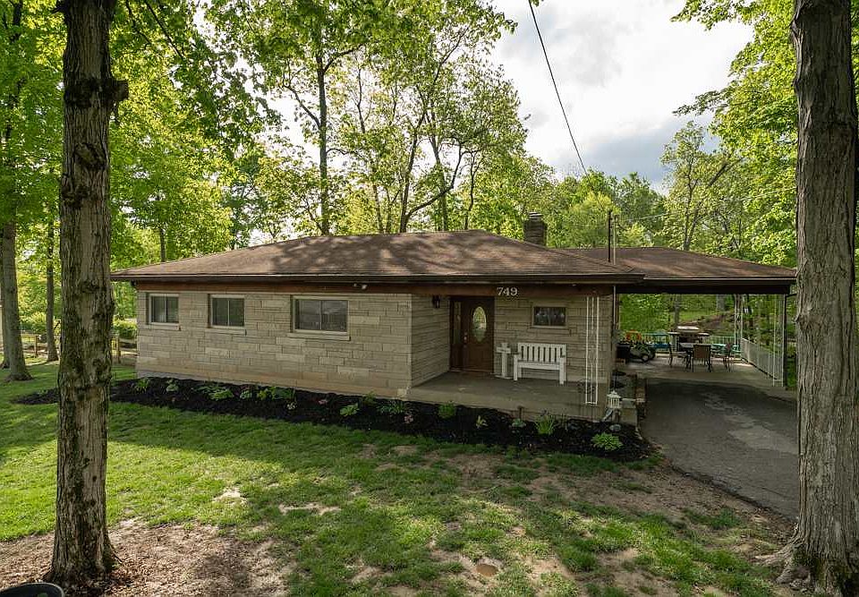1st image of 749 Beech Dr