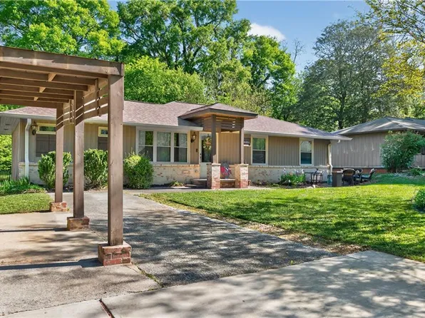 4404 Robinson St, Acworth, GA 30101