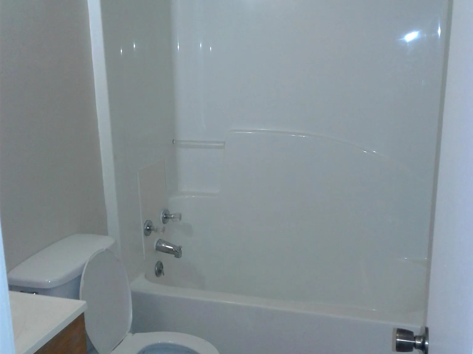 2122 N Gimon Cir — Photo 3