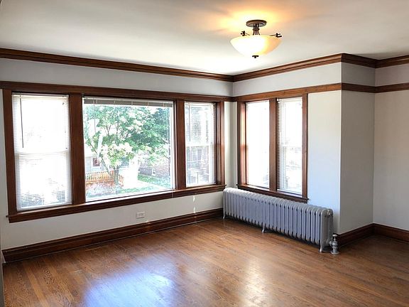 5th image of 2054 N Lawler Ave #2