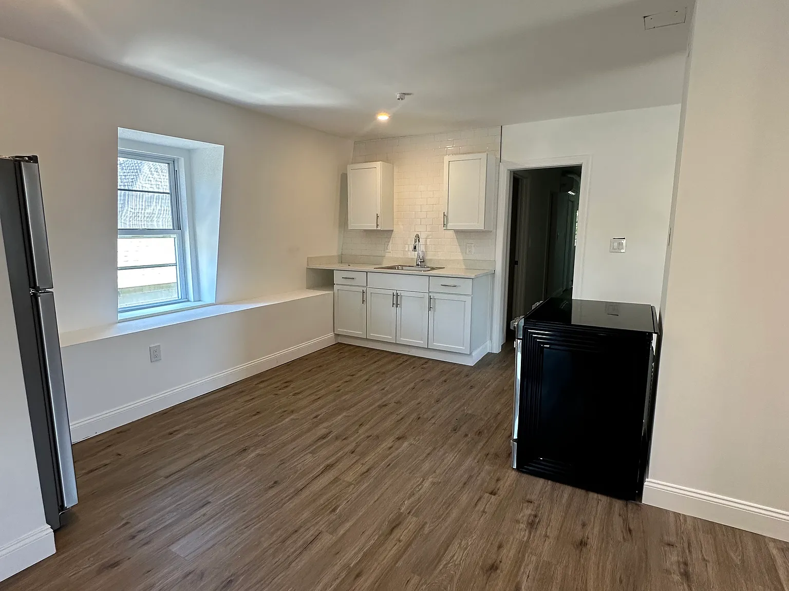 2 bed, $2,300 — Photo 1