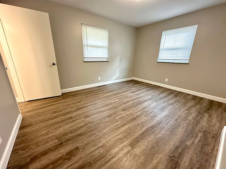 2274 Broadmoor Dr — Photo 10