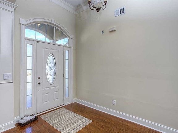 5th image of 127 Southgate Blvd