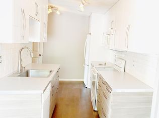 1300 Landmark Trl S, Hopkins, MN 55343