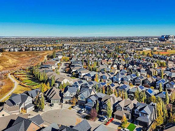 3rd image of 60 W Cranarch Rise SE