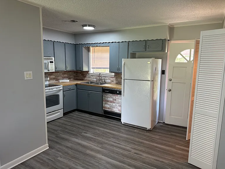 215 Fagan Ln — Photo 7