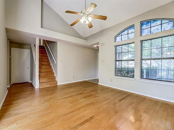 5th image of 608 Cox St