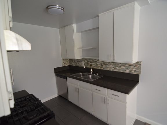 3rd image of 3243 Portola Ave APT 7