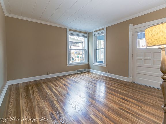 4th image of 533 W State St