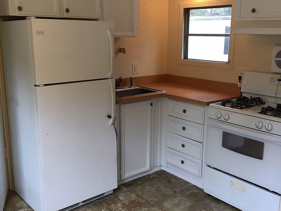 2nd image of 98 Granite Pl