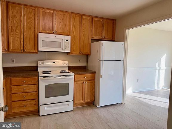 4th image of 1010 Brinker 201 Dr