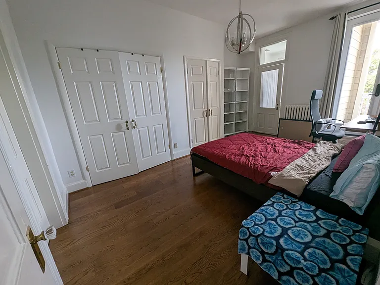413 Constitution Ave NE — Photo 7