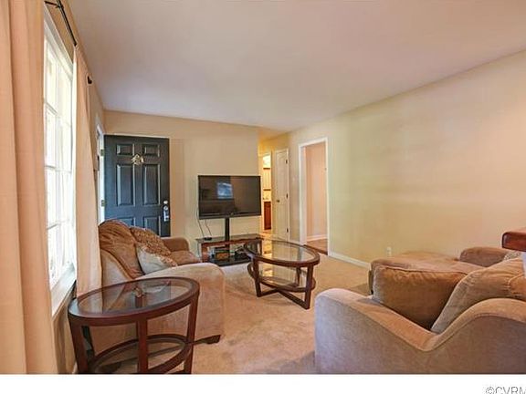 4th image of 8202 Post Land Ct
