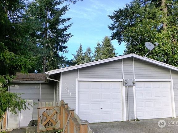 4th image of 2411 Oak Drive #C & D