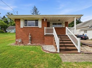 606 Golf Course Rd, Aliquippa, PA 15001