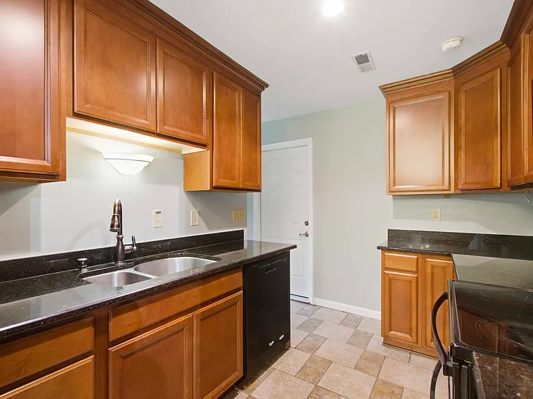 2067 Dogwood Rd — Photo 14
