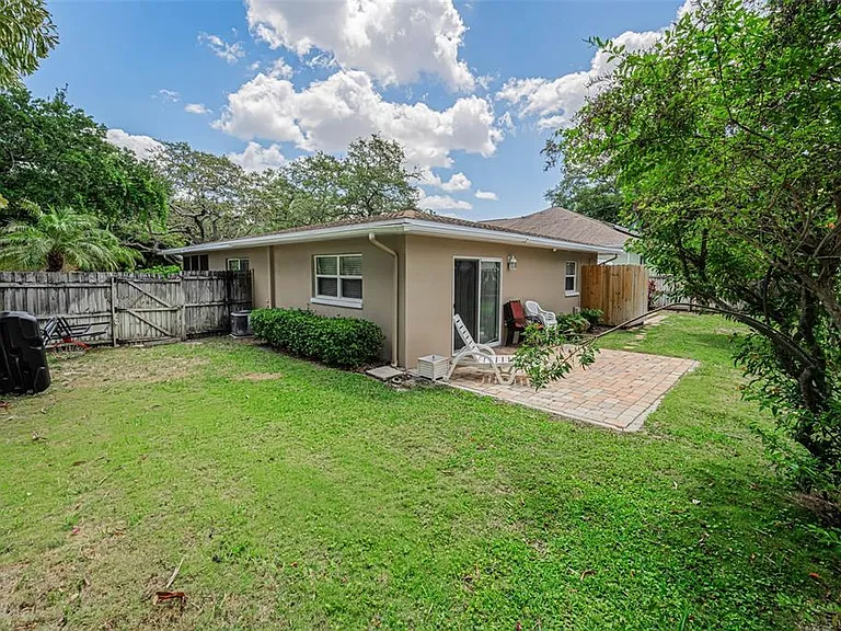 253 Park Cir S — Photo 37