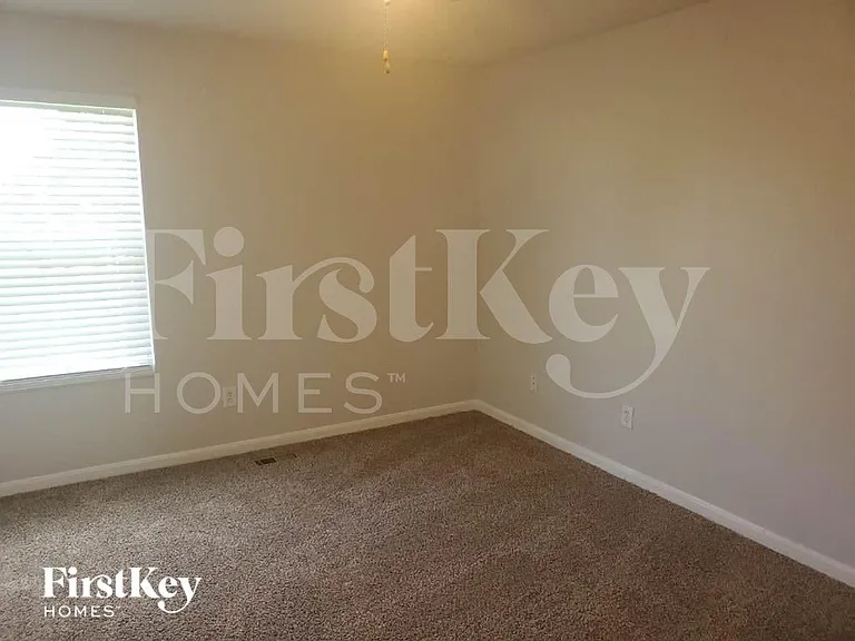 356 Brandon Dr — Photo 19